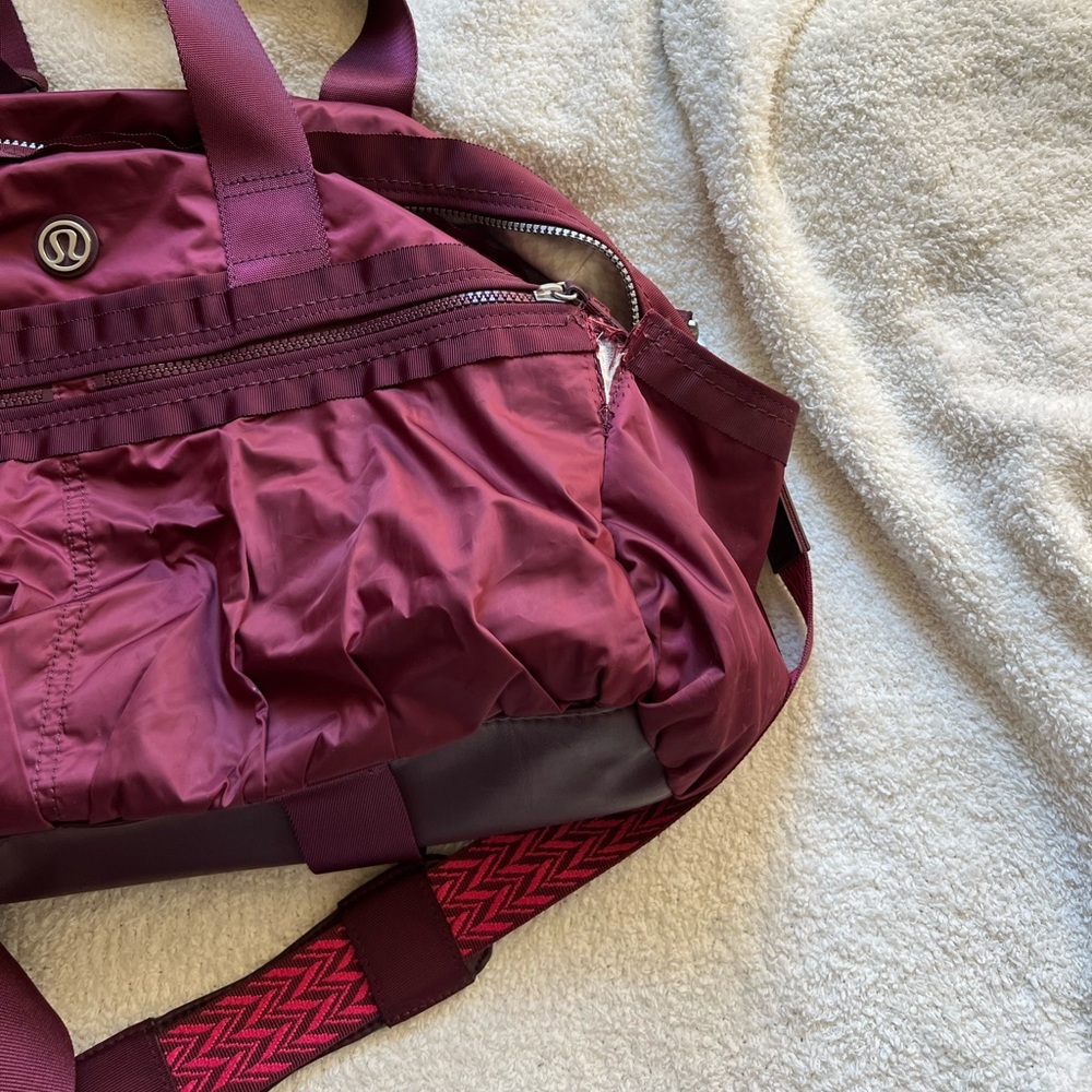Lululemon Gym To Win Duffel - Picture 11 of 15